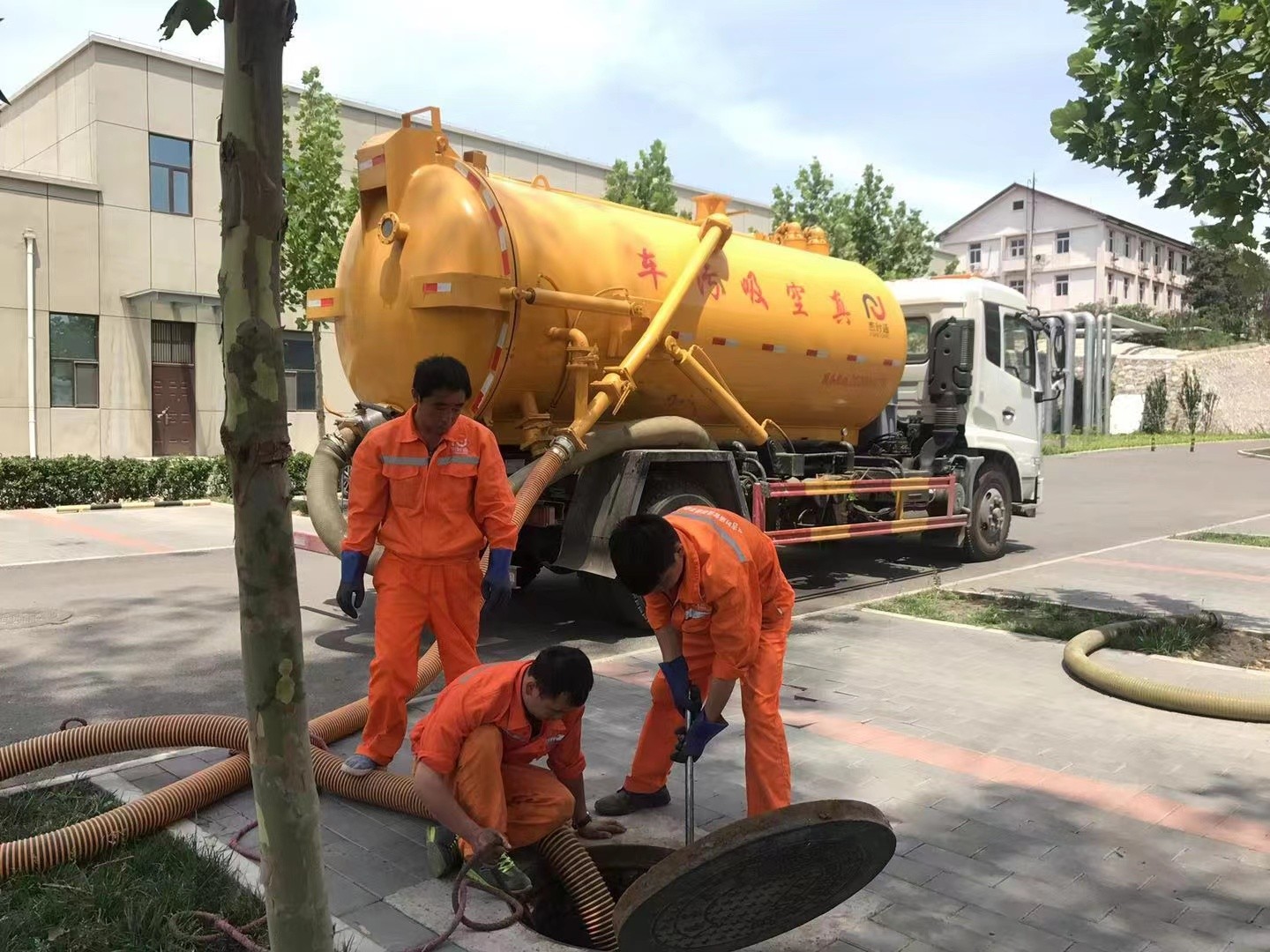 灵武化粪池清理与5-8吨吸粪车施工效率分析